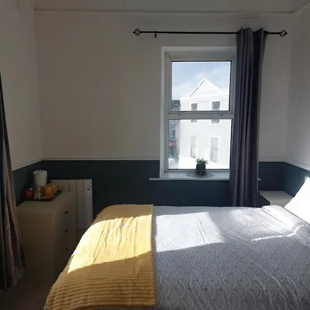 Πανσιόν The Corner House Town