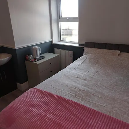 The Corner House Town Πανσιόν