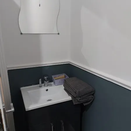 Πανσιόν The Corner House Town Λόνγκφορντ