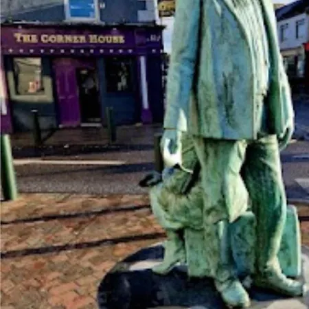 The Corner House Town Πανσιόν Λόνγκφορντ