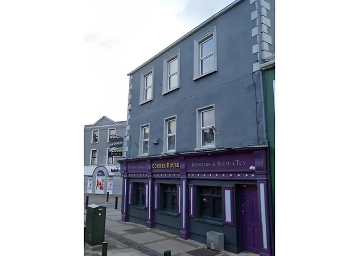 The Corner House Town Guest house Longford